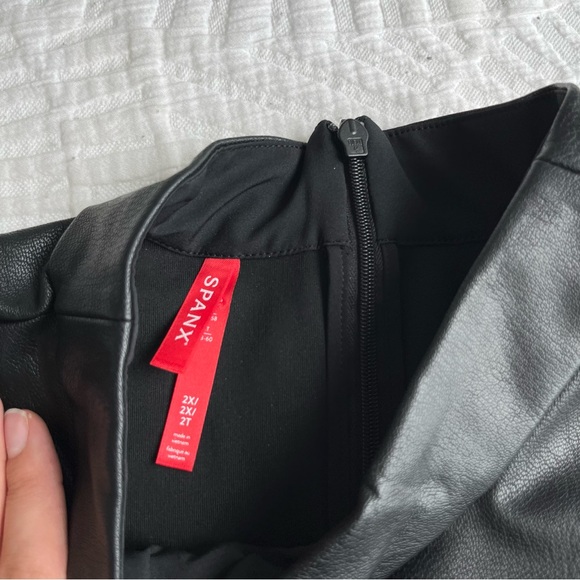 SPANX Mock Neck Bodysuit in Luxe Black Size XXL / 2X - Picture 8 of 8